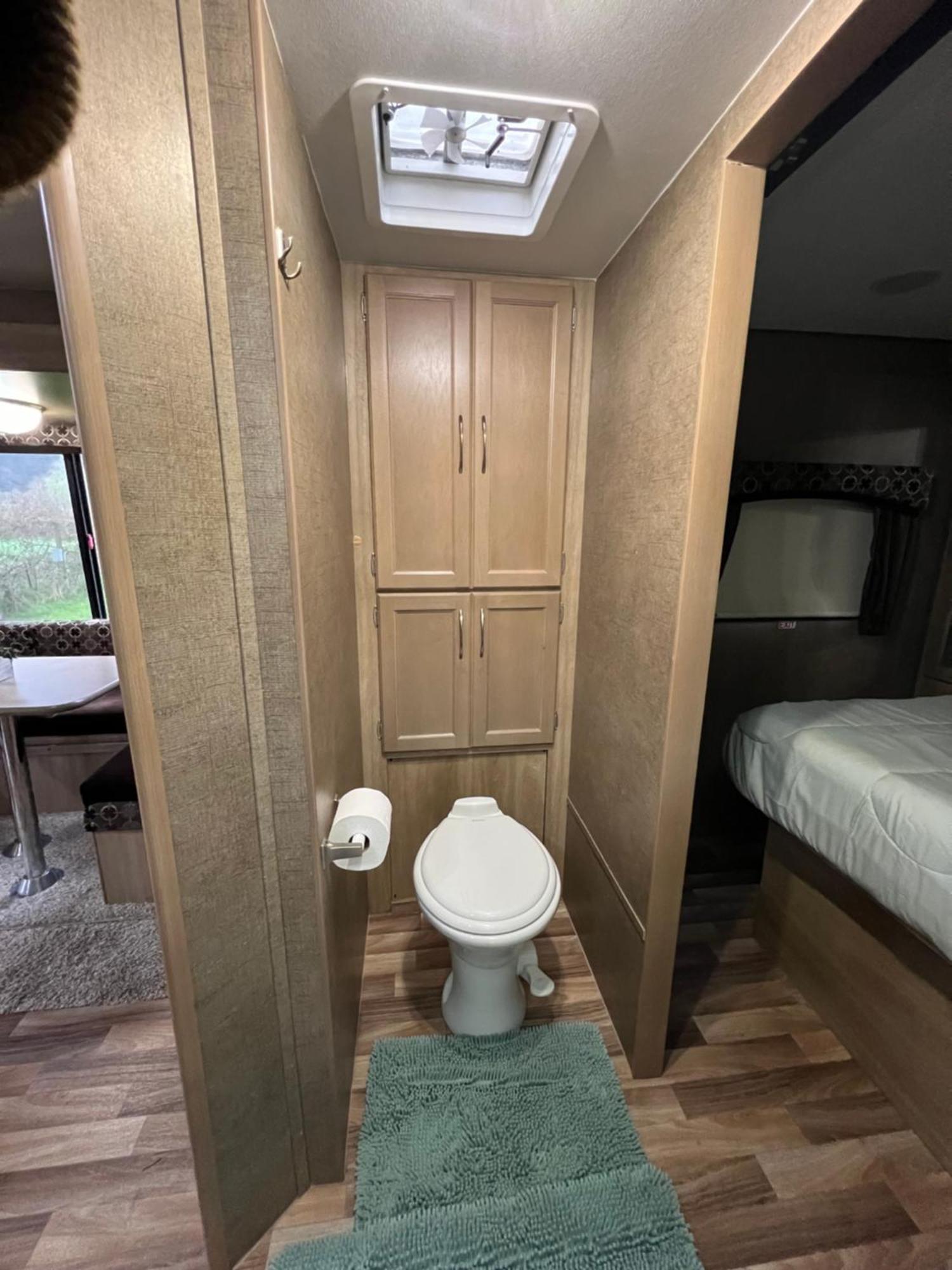 Surfside Glamping Camper Hotel คลาแมธ ภายนอก รูปภาพ