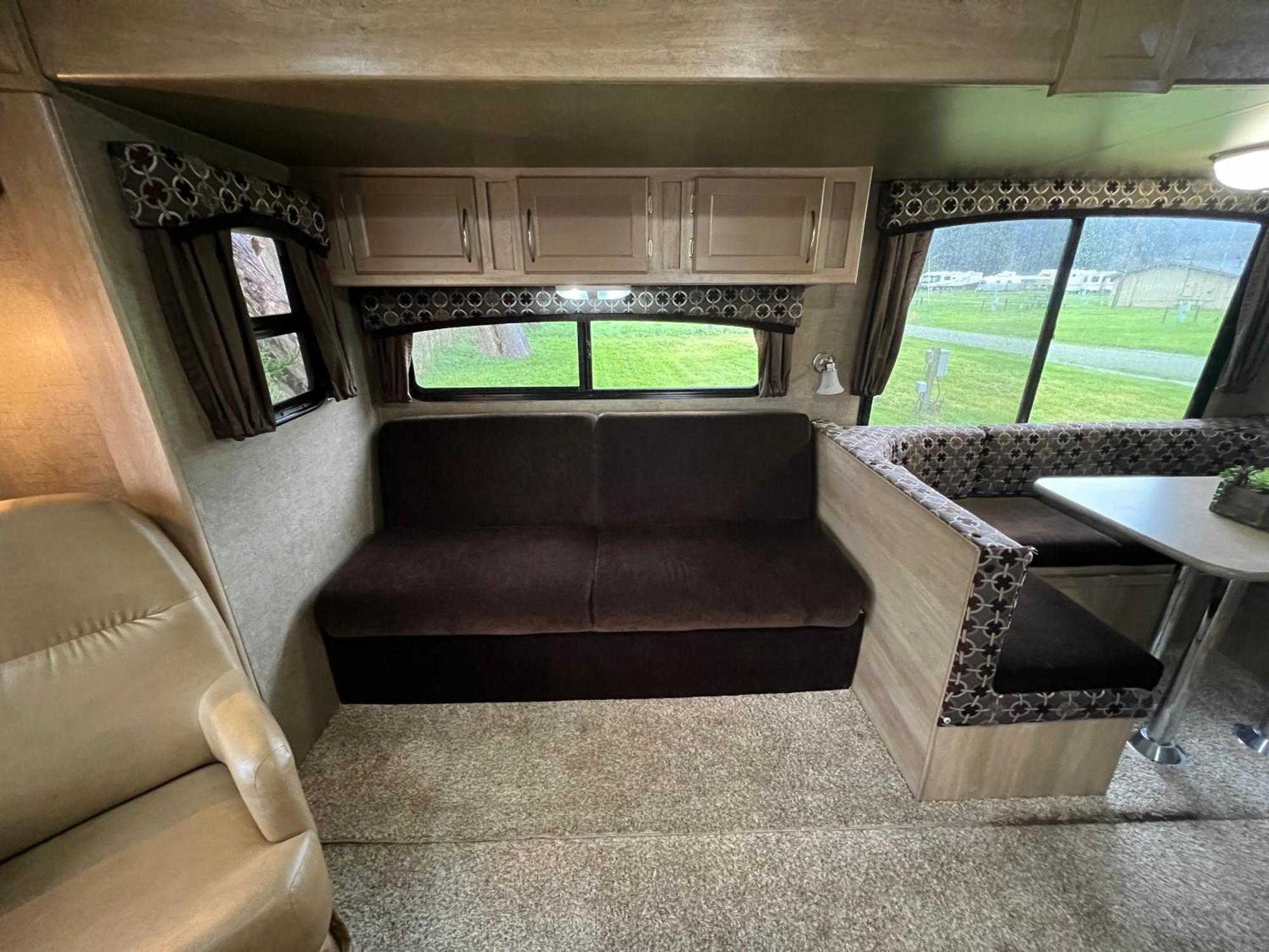 Surfside Glamping Camper Hotel คลาแมธ ภายนอก รูปภาพ