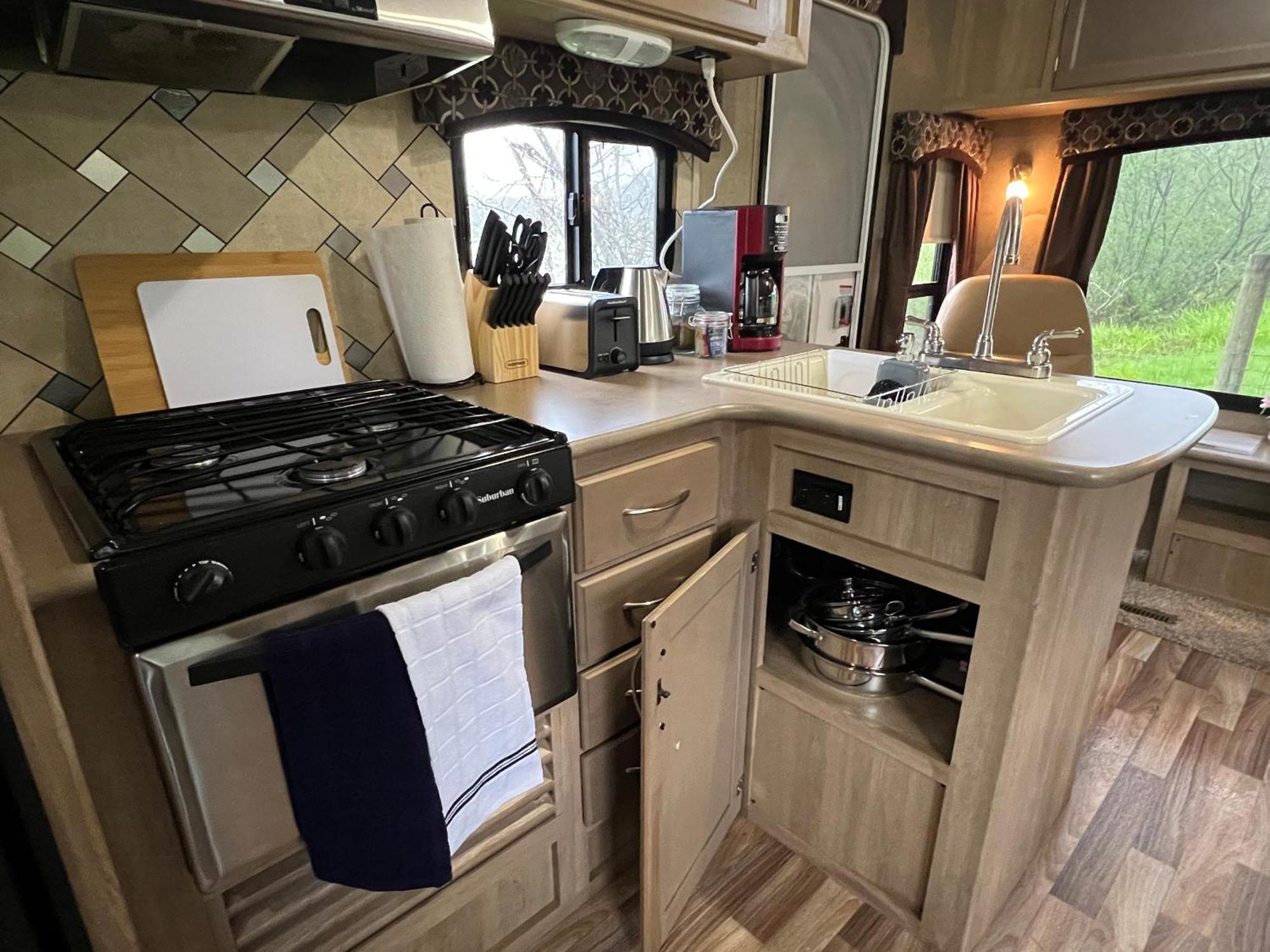 Surfside Glamping Camper Hotel คลาแมธ ภายนอก รูปภาพ